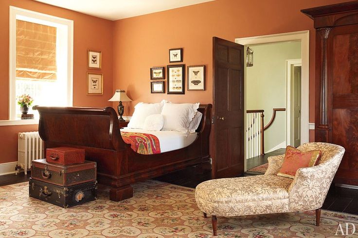 【客房】帝政時期桃花心木床(1815)、Fortuny女公爵椅