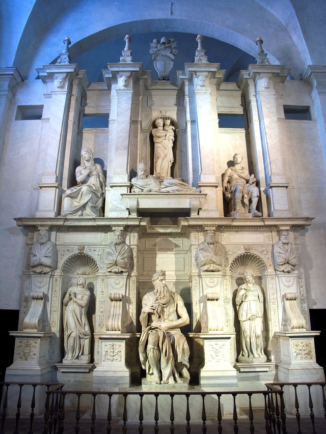 一，米開朗基羅製作，位於羅馬聖彼得鎖鍊教堂中的教宗尤里烏斯二世（Julius II, 1443-1513）陵墓。