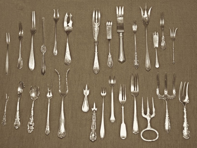 selection of forks & size comparison