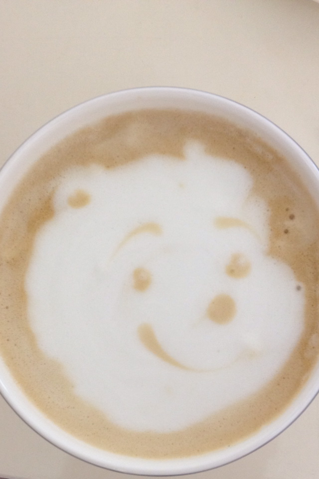 這幅小熊維尼是Sugi第一次嘗試Latte Art