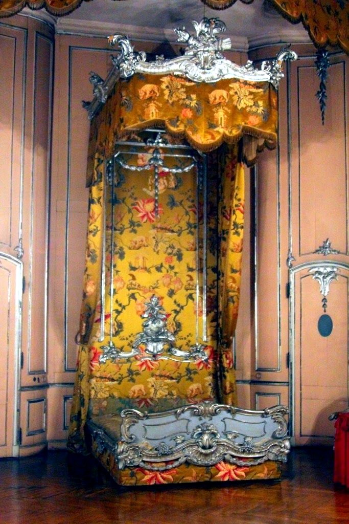 新宮中臥室的床