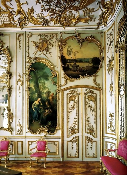 無憂宮中房間的洛可可風室內裝飾。